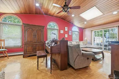 2785 Harvey Avenue, Oceanside, NY 11572 - Photo 12