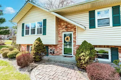 4 Tanglewood Lane, Poughkeepsie, NY 12603 - Photo 2