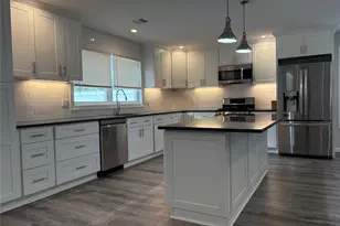 17B Dunes Ln, Port Washington, NY 11050 - Photo 8