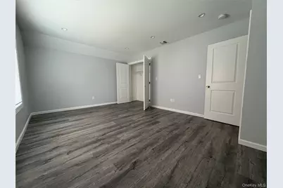 17B Dunes Lane #Right, Port Washington, NY 11050 - Photo 20