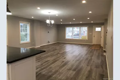 17B Dunes Lane #Right, Port Washington, NY 11050 - Photo 14