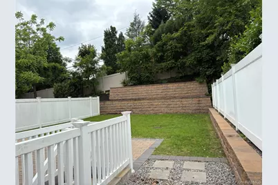 17B Dunes Lane #Right, Port Washington, NY 11050 - Photo 4