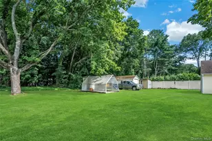 33 Laurel Dr, Smithtown, NY 11787 - Photo 18
