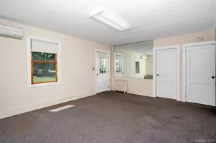 33 Laurel Dr, Smithtown, NY 11787 - Photo 4