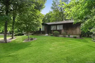 6 Pelham Ct, Nanuet, NY 10954 - Photo 2