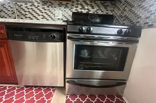 72-75 Little Neck Pkwy, Glen Oaks, NY 11004 - Photo 14