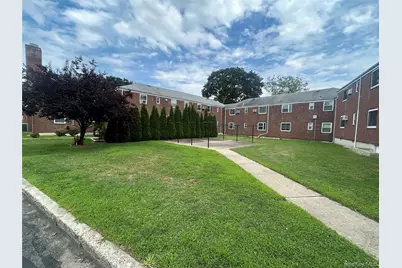 72-75 Little Neck Parkway #G-2, Glen Oaks, NY 11004 - Photo 4