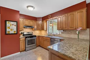 4 Denim Pl, White Plains, NY 10603 - Photo 14