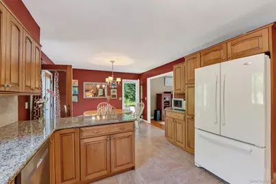 4 Denim Place, White Plains, NY 10603 - Photo 12