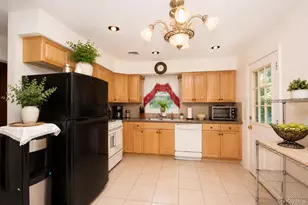 12 Princeton Dr, Dix Hills, NY 11746 - Photo 4