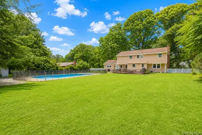 12 Princeton Drive, Dix Hills, NY 11746 - Photo 20
