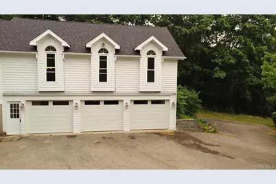 19 Friendship Lane, Red Hook, NY 12571 - Photo 2
