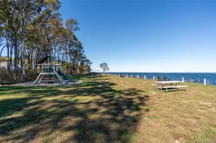 25 Forrest Dr, Lloyd Harbor, NY 11743 - Photo 24