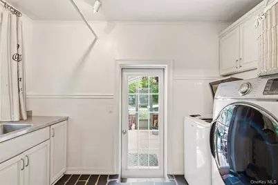 25 Forrest Drive, Lloyd Harbor, NY 11743 - Photo 10