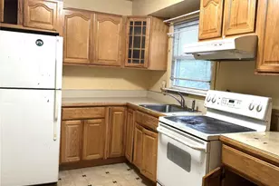 1551 Sweetman Ave, Elmont, NY 11003 - Photo 16