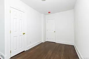 209 Smith St, Freeport, NY 11520 - Photo 16