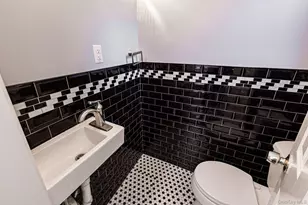 209 Smith St, Freeport, NY 11520 - Photo 10