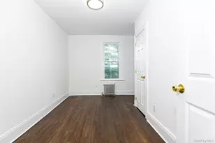 209 Smith St, Freeport, NY 11520 - Photo 14