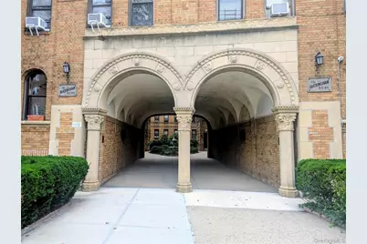 8344 Lefferts Boulevard #1F, Kew Gardens, NY 11415 - Photo 1
