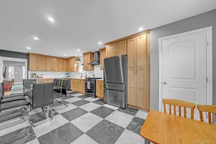 93 Overton St, Deer Park, NY 11729 - Photo 18