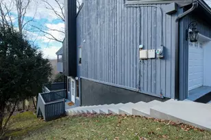 132 Woodland Dr, Pleasantville, NY 10570 - Photo 2