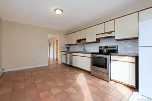 132 Woodland Dr, Pleasantville, NY 10570 - Photo 4