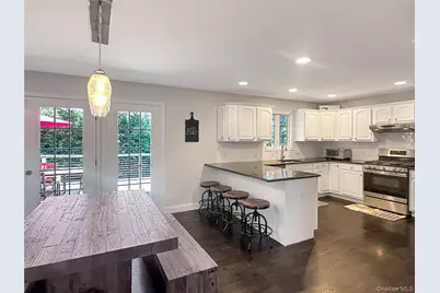 5765 Bergen Avenue, Mattituck, NY 11952 - Photo 8