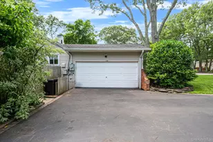 44 Winslow Ln, Smithtown, NY 11787 - Photo 4