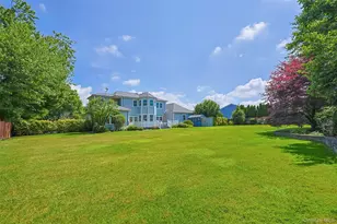 8 Parkview Dr, Jericho, NY 11753 - Photo 12