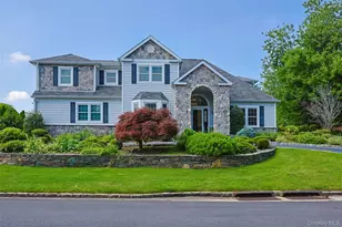 8 Parkview Dr, Jericho, NY 11753 - Photo 2