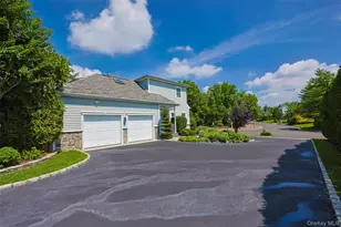 8 Parkview Dr, Jericho, NY 11753 - Photo 10