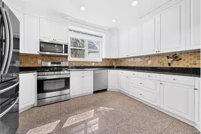 8433 Wareham Place, Jamaica, NY 11432 - Photo 8