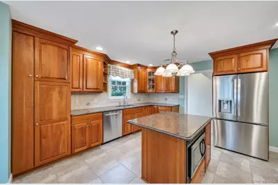 16 Ashland Avenue, New Hyde Park, NY 11040 - Photo 22