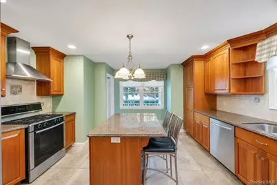 16 Ashland Avenue, New Hyde Park, NY 11040 - Photo 20