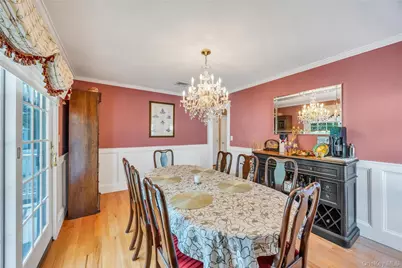 16 Ashland Avenue, New Hyde Park, NY 11040 - Photo 18
