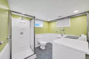16 Ashland Ave, New Hyde Park, NY 11040 - Photo 42