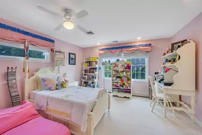 16 Ashland Avenue, New Hyde Park, NY 11040 - Photo 32