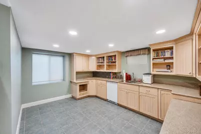 16 Ashland Avenue, New Hyde Park, NY 11040 - Photo 40