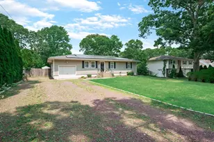 269 Carleton Dr E, Shirley, NY 11967 - Photo 2
