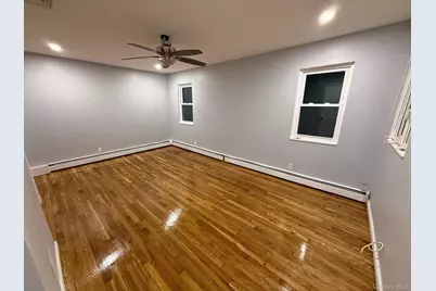 186 E Pennywood Avenue, Roosevelt, NY 11575 - Photo 4