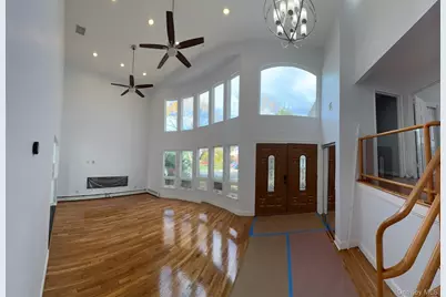 186 E Pennywood Avenue, Roosevelt, NY 11575 - Photo 14