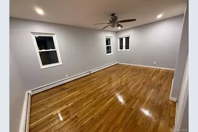 186 E Pennywood Avenue, Roosevelt, NY 11575 - Photo 8