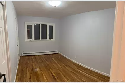 186 E Pennywood Avenue, Roosevelt, NY 11575 - Photo 6
