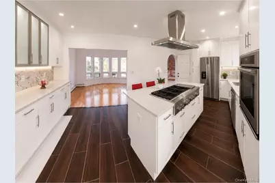 186 E Pennywood Avenue, Roosevelt, NY 11575 - Photo 24
