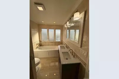 186 E Pennywood Avenue, Roosevelt, NY 11575 - Photo 18