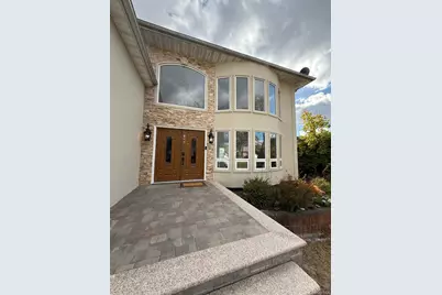 186 E Pennywood Avenue, Roosevelt, NY 11575 - Photo 12