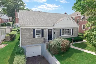 42 Berkshire Rd, Yonkers, NY 10710 - Photo 2