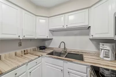 18 Hastings Court #B, Yorktown Heights, NY 10598 - Photo 14