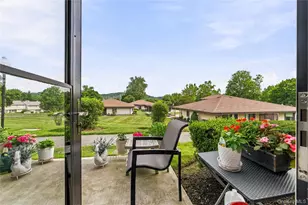 18 Hastings Ct, Yorktown Heights, NY 10598 - Photo 2