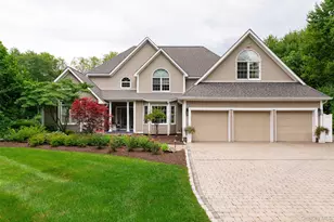 8 Glen Brook Ct, Wappingers Falls, NY 12590 - Photo 2